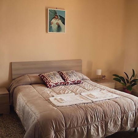 Casa Antonella Apartman Acireale Kültér fotó